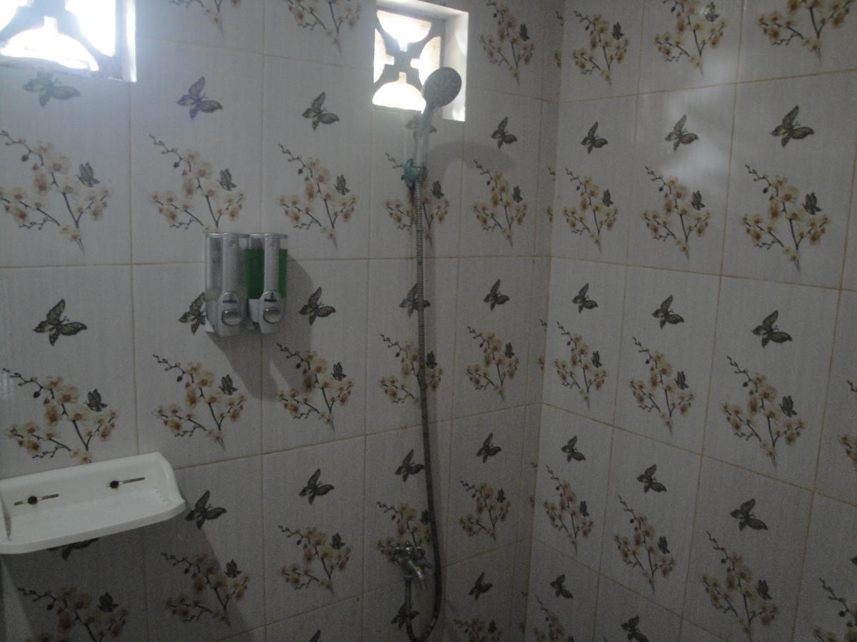 Yoyo'S Hotel Sekongkang Luaran gambar