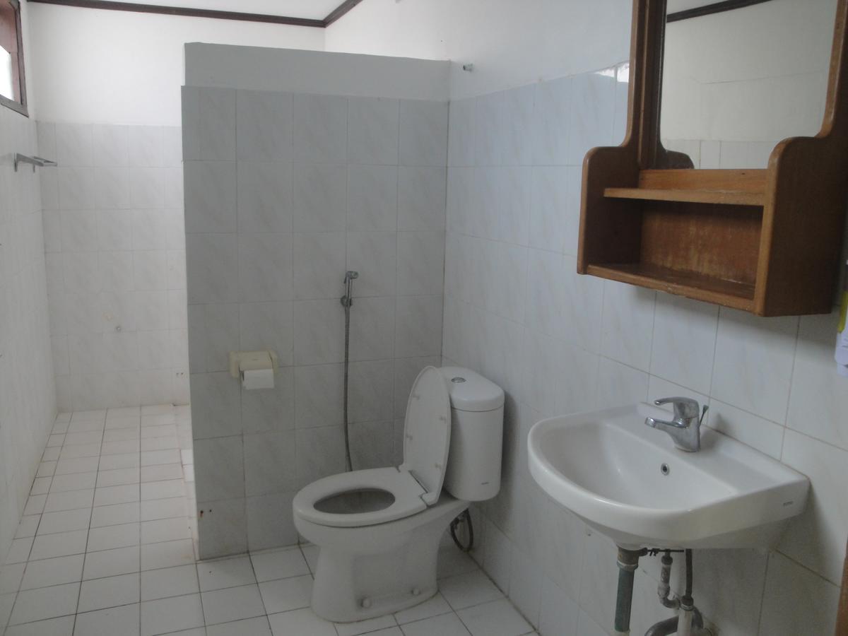 Yoyo'S Hotel Sekongkang Luaran gambar
